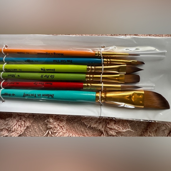 Artist Paint Brush Set with Case - Picture 6 of 7